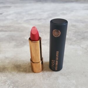 Yensa Super 8 Vibrant Silk Lipstick in Confidence